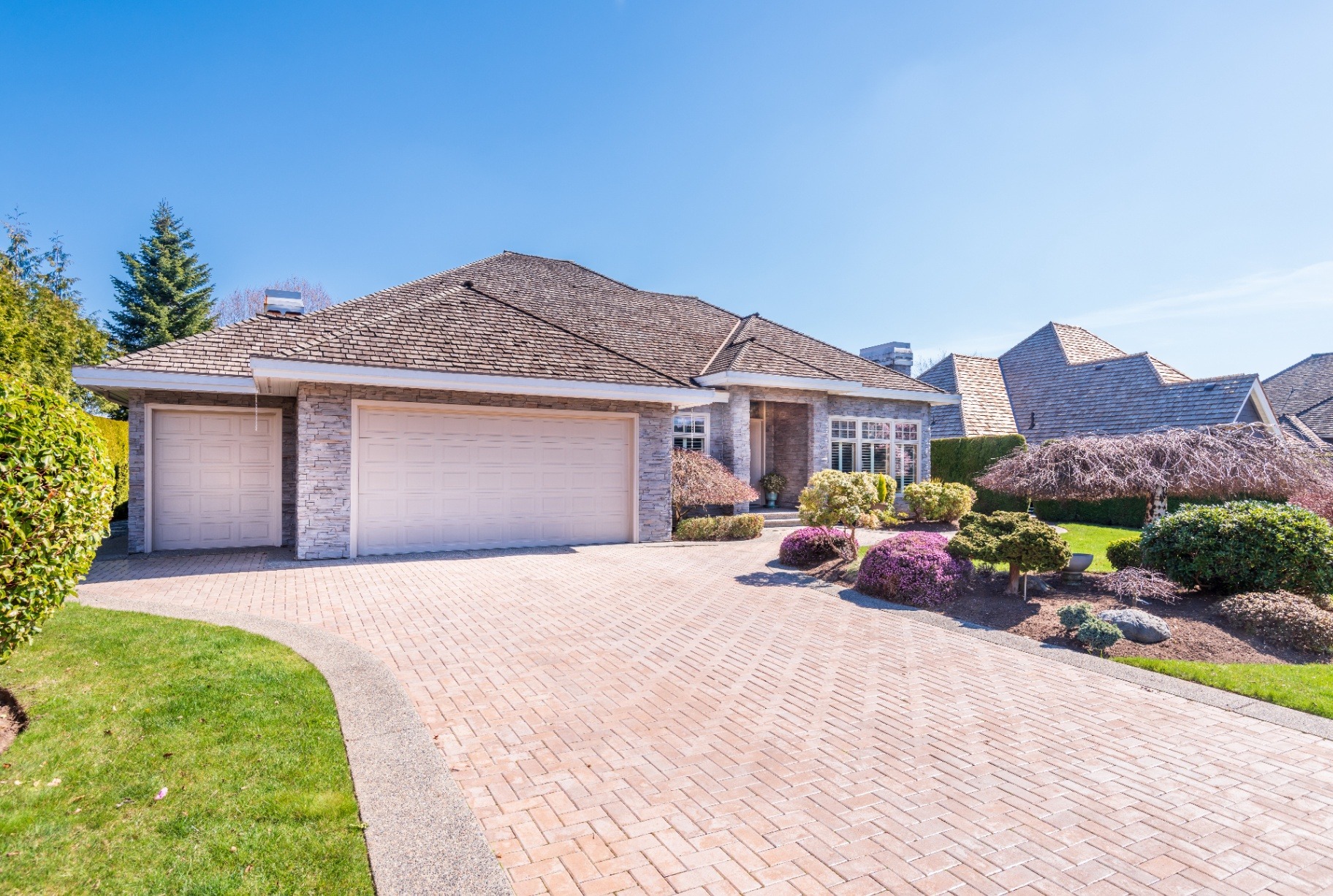 imgi_6_pave-entree-residence