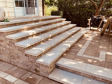 imgi_7_pave-escalier-patio